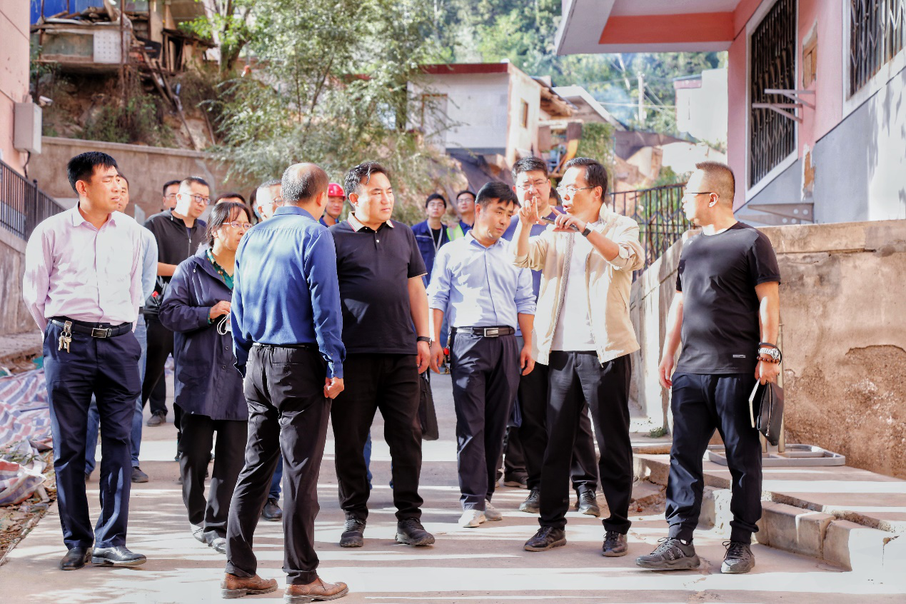 土木工程院黨委開展“學黨史、迎國慶、保安全、促生產(chǎn)”慰問活動